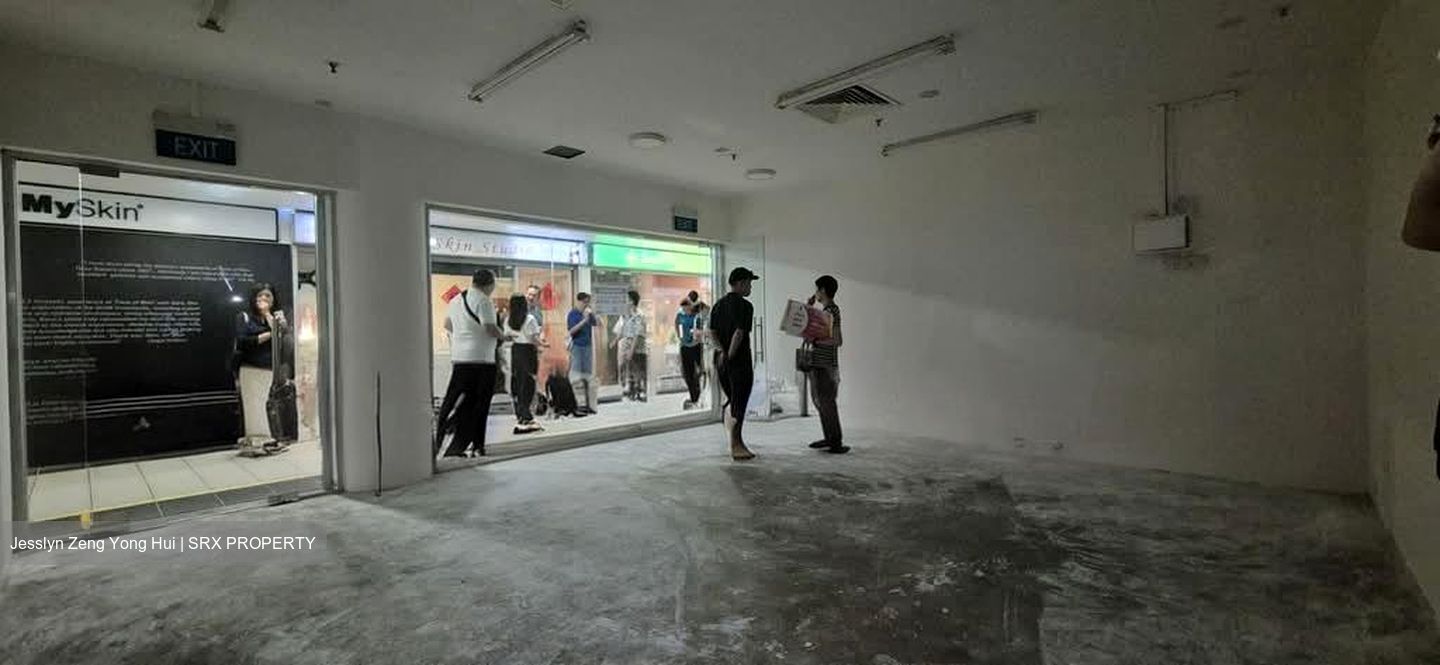 Roxy Square (D15), Retail #588079671